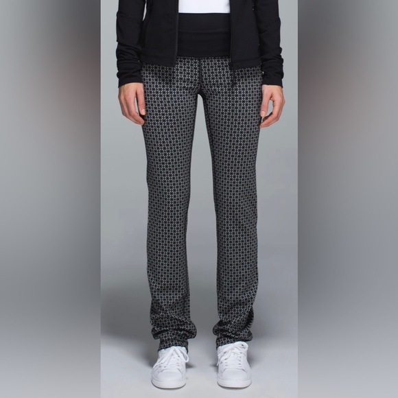 NWOT Lululemon Straight Up Pant   Size 12 Tri Geo Silver Spoon Black - Picture 7 of 15